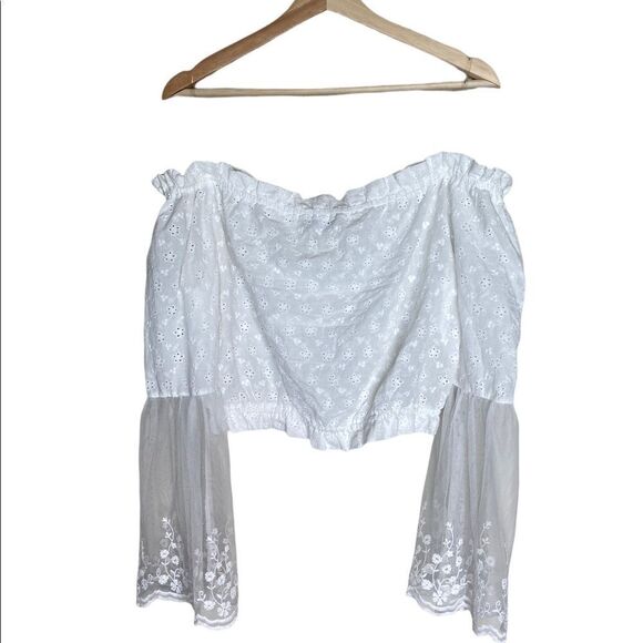 Blashe eyelit mesh sleeve bell sleeve crop top - Picture 3 of 3